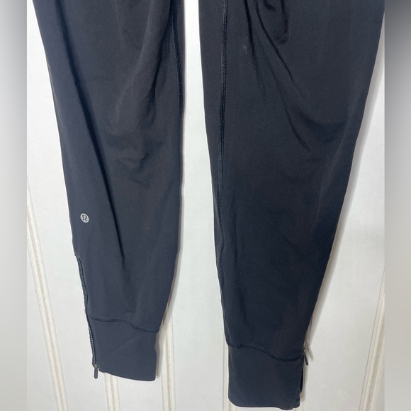 Lululemon Black Fresh Tracks Pant Joggers Leggings Sz 2 520 - Picture 3 of 9